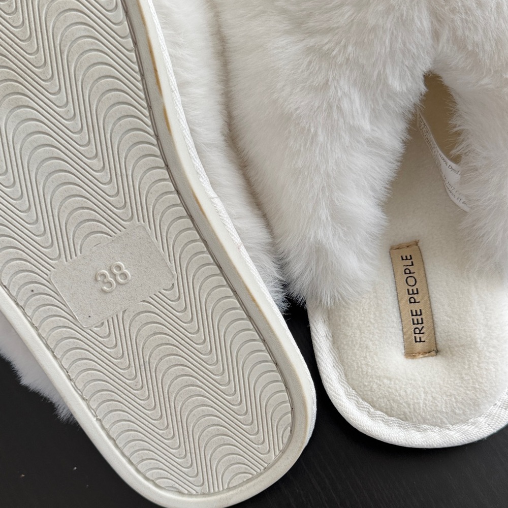 Free People Snowball Faux Fur Slipper in Snow White Size 38 - NEW - Picture 8 of 8